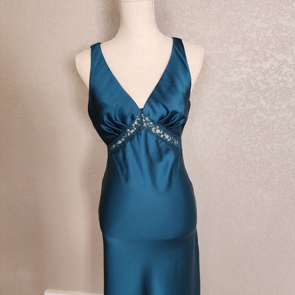 Lioness Max dark green satin style dress size Small - Picture 2 of 10